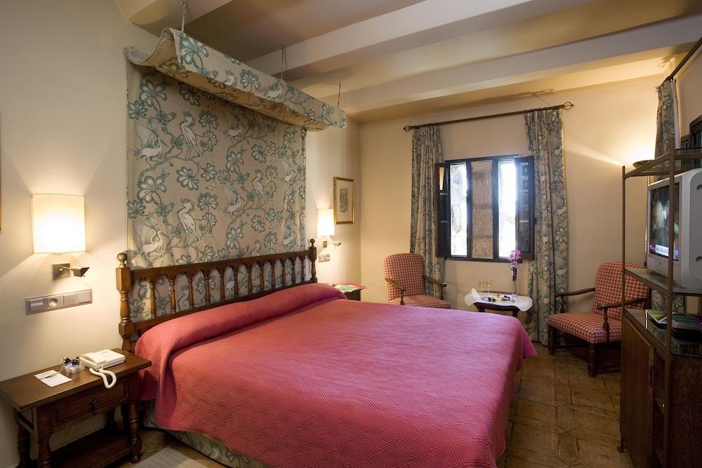 Parador De Jarandilla De La Vera Exterior foto