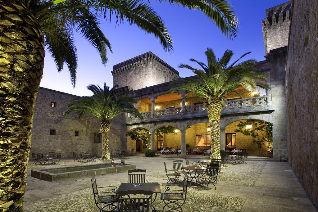 Parador De Jarandilla De La Vera Exterior foto